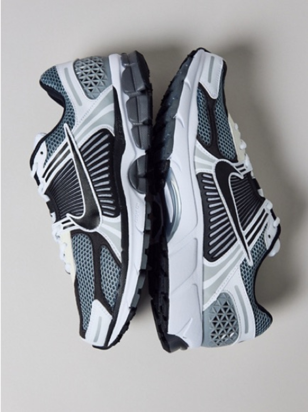 NWT Nike Men's Zoom Vomero 5 SE SP Sneakers